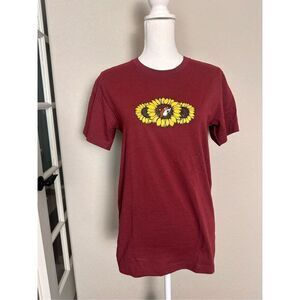 Buccee’s Medium Burgundy Sunflower Happy T Shirt Medium